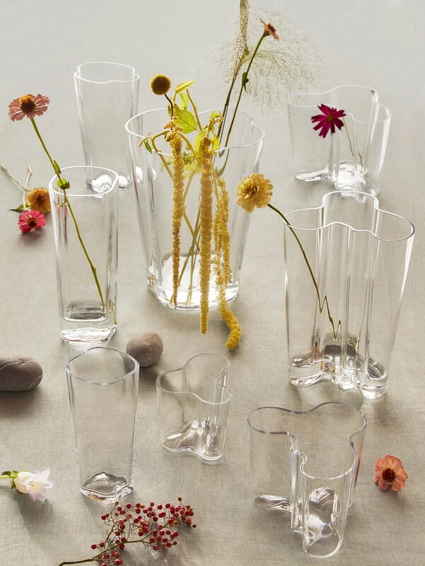 Iittala Vase Aalto, 250 mm, Transparent 2 Iittala Vase Aalto, 250 mm, Transparent – Image 2