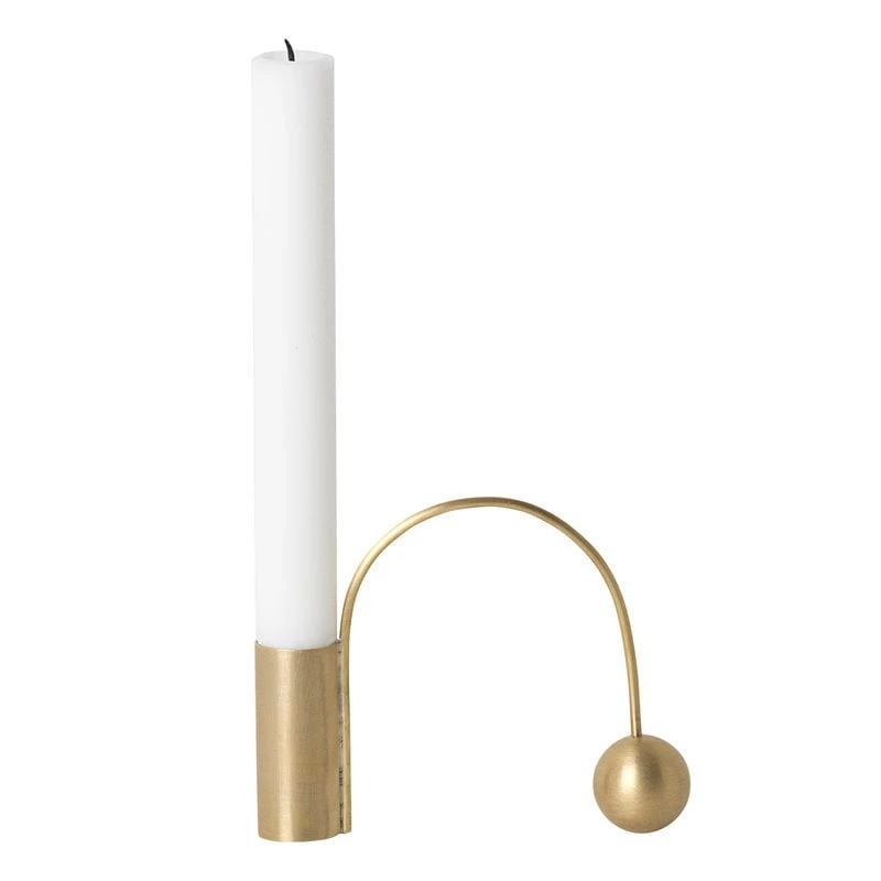 Ferm LIVING Bougeoir Balance, Laiton 2 Ferm LIVING Bougeoir Balance, Laiton – Image 2