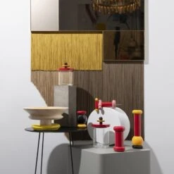 Alessi Centre De Table Sottsass, Jaune -Ménagers Décoration Boutique 18 Alessi groupage Twergi e Sottsass 2000x2000