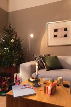 HAY Bougeoir Moyen Flare, Bleu Clair Avec Bord Rouge -Ménagers Décoration Boutique 2021 09 30 FDS Valmiit VVV 32 2