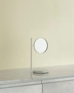 Normann Copenhagen Miroir De Table Pose, Blanc -Ménagers Décoration Boutique 2022 Pose Mirror White 05