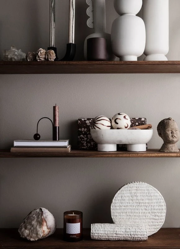 Ferm LIVING Bougeoir Balance, Laiton Noir 5 Ferm LIVING Bougeoir Balance, Laiton Noir – Image 5