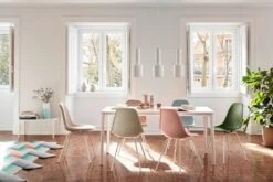 Vitra Resting Bird, Sable -Ménagers Décoration Boutique 3346587 Eames Plastic Chair DSX Resting animals Plate Dining Table Herringbone Vase Plate Table Tripod Clock master 1