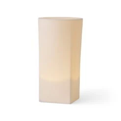 MENU Bougie Sans Flamme Ignus, 25 cm -Ménagers Décoration Boutique 4433639 Ignus Flameless Candle H25 angle on