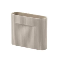Muuto Vase Ridge, 16,5 cm, Beige