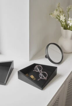 Spring Copenhagen Coffret Diplo, Noir -Ménagers Décoration Boutique 7011 FSC DIPLO SORT STUDIOBAKI 8