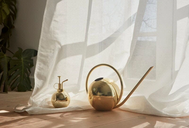 AYTM Petit Arrosoir Globe, Doré 2 AYTM Petit Arrosoir Globe, Doré – Image 2