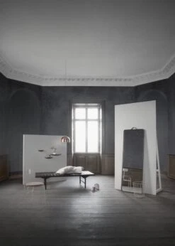 MENU Miroir Pleine Longueur Norm, Noir -Ménagers Décoration Boutique Afteroom Chair Location 14 Download 300dpi JPG 28RGB29 198765