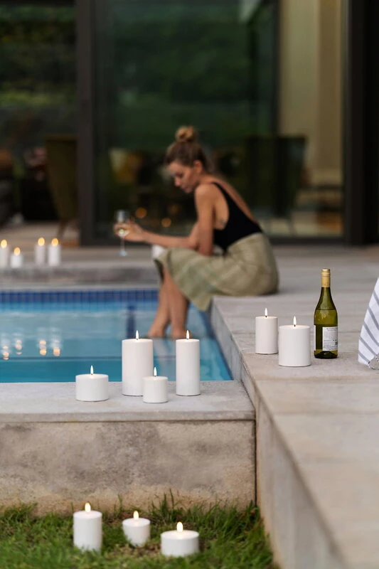 Uyuni Lighting Bougie Pilier LED D’extérieur, 10,1 x 12,8 cm, Blanc 2 Uyuni Lighting Bougie Pilier LED D’extérieur, 10,1 x 12,8 cm, Blanc – Image 2