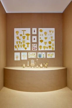 Artek Vase Easter Dog -Ménagers Décoration Boutique Artek Milan exhibition photo Daniele Ansidei 4 2