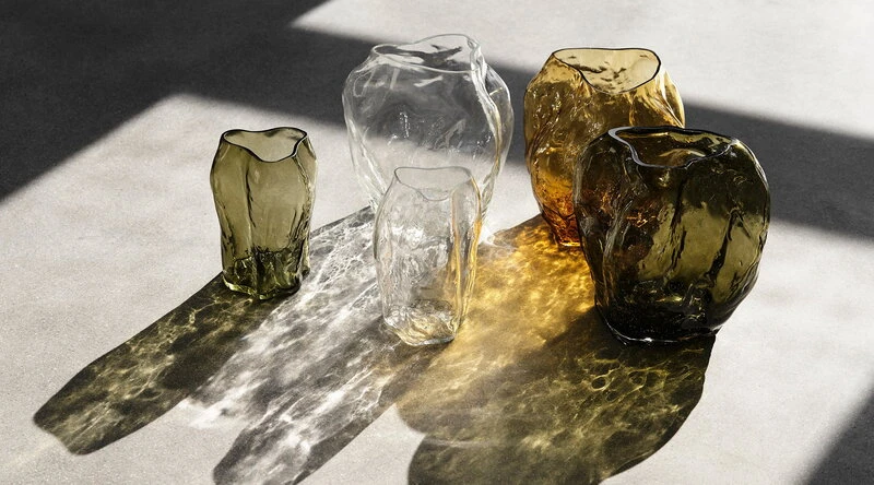 New Works Petit Vase Blæhr, Vert Fumé 2 New Works Petit Vase Blæhr, Vert Fumé – Image 2