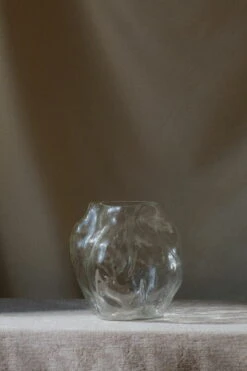 New Works Grand Vase Blæhr, Transparent 11 New Works Grand Vase Blæhr, Transparent -Ménagers Décoration Boutique Blaehr Vase Digital Images Shot by Armin Tehrani 26