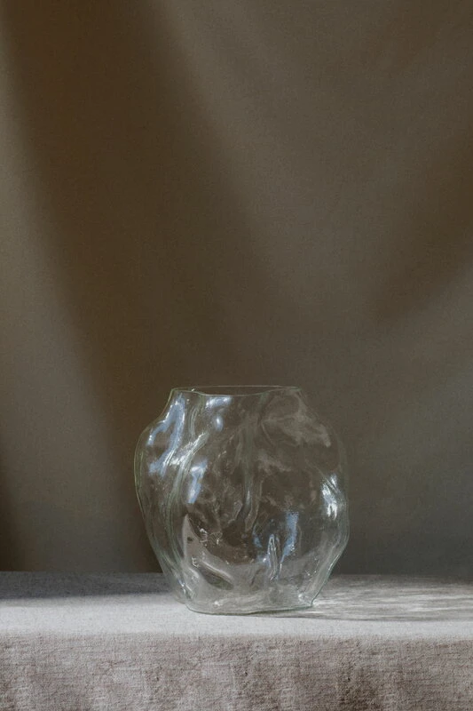 New Works Grand Vase Blæhr, Transparent 6 New Works Grand Vase Blæhr, Transparent – Image 6