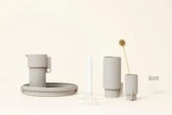 Form & Refine Vase Alcoa, Grand Modèle, Gris Clair -Ménagers Décoration Boutique F R alcoa ceramics grey cartwheel candle holder 1