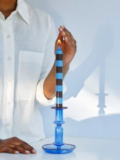 HAY Bougies Stripe, Lot De 4, Bleu -Ménagers Décoration Boutique Flare M light blue with red rim Stripe Candle blue and bordeaux