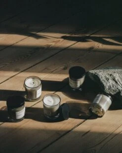 Frama Bougie Parfumée Komorebi, 60 g -Ménagers Décoration Boutique Frama Scented Candles 60g Context 2