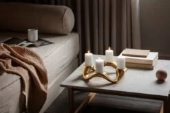 Georg Jensen Bougeoir Rond Cobra, Doré 5 Georg Jensen Bougeoir Rond Cobra, Doré -Ménagers Décoration Boutique GJ AW22 Cobra gold