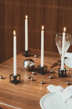 By Lassen Bougies Kubus Micro, Lot De 9, Blanc -Ménagers Décoration Boutique Heg Mller 210702 byLassen pressebilleder sllerd10959 copy 1