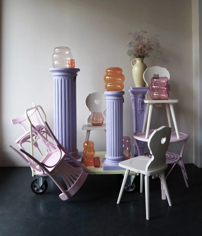 Fundamental Berlin Grand Vase Muse, Rubine 2 Fundamental Berlin Grand Vase Muse, Rubine – Image 2