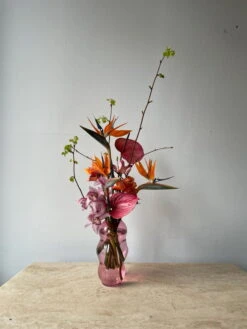 Fundamental Berlin Grand Vase Muse, Rubine 11 Fundamental Berlin Grand Vase Muse, Rubine -Ménagers Décoration Boutique IMG 6936