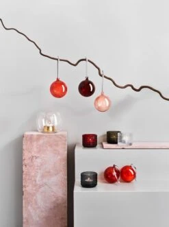 Iittala Photophore Kastehelmi 64 mm, Transparent -Ménagers Décoration Boutique Iittala 2018 Kaasa Kastehelmi Red glass ball