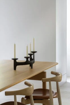 Nedre Foss Candélabre Nunatak, Noir -Ménagers Décoration Boutique IngerMarieGrini NedreFoss September22 15770 web