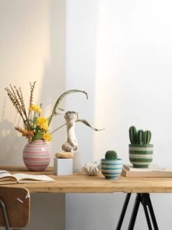 Kähler Pot De Fleurs Omaggio Nuovo, 12 cm, Bleu -Ménagers Décoration Boutique KAH 690163 690161 690165 Omaggio Nouvo all together on table 1