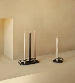 MENU Bougeoir Clip, 3 branches, Noir -Ménagers Décoration Boutique MENU Clip Candle Holder Spire Smooth Tapered Candle 2