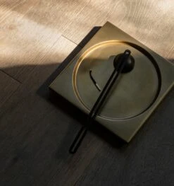 MENU Plateau Divot, Laiton -Ménagers Décoration Boutique MENU Divot Tray 2