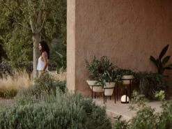 MENU Jardinière Daiza, 65 x 25 cm, Ivoire -Ménagers Décoration Boutique MENU LS Daiza Planter Carry Table Lamp Portable