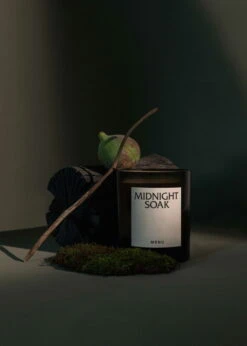 MENU Bougie Parfumée Olfacte, 235 g, Midnight Soak -Ménagers Décoration Boutique MENU MENU The Olfacte Scented Candle Midnight Soak 2