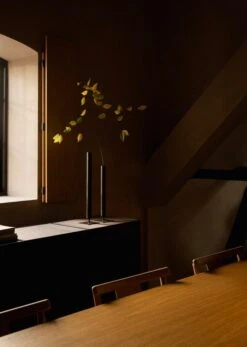 MENU Vase Stance, 50 cm, Laiton Bronze -Ménagers Décoration Boutique MENU Merkur Dining Chair Frame Stance Vase 1