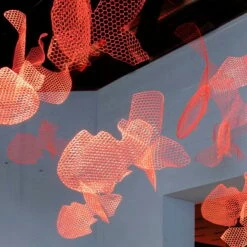 Magis Petite Sculpture Fish, Rouge Fluo -Ménagers Décoration Boutique Magis kids fish ambient multi MT840 MT842 MT844 01