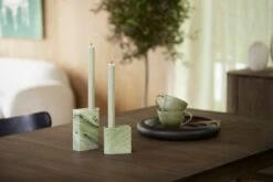 Northern Porte-bougie Monolith, Modèle Bas, Marbre Vert Mélangé -Ménagers Décoration Boutique Monolith green marble pair landscape Northern ph Chris Tonnesen High res