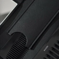 Nuori Miroir Hideaway, Noir -Ménagers Décoration Boutique NUORI Accessories DressingComb Black closeup square 1080x1080 8400f891 61b2 4093 b1ff 8301ce027127