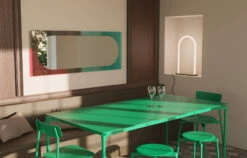 Petite Friture Miroir Wander, 67 x 176 cm, émeraude - Cerise 9 Petite Friture Miroir Wander, 67 x 176 cm, émeraude - Cerise -Ménagers Décoration Boutique PETITE FRITURE 3D LIFESTYLE VICTOR ROUSSEL 2022 06 SAM A 5K