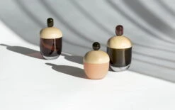 Katriina Nuutinen Boîte Lyyli, Moyen Modèle, Aubergine - olive -Ménagers Décoration Boutique PRINT Katriina Nuutinen Lyyli 8 Jyri Keronen