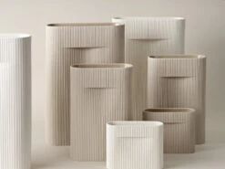 Muuto Vase Ridge, 16,5 cm, Beige -Ménagers Décoration Boutique Ridge vase beige off white concept muuto org