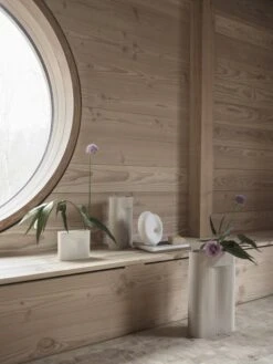 Muuto Vase Ridge, 48,5 cm, Beige -Ménagers Décoration Boutique Ridge vase off white 16 cm beige 35 cm 48 cm muuto org 2