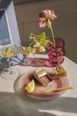 Fundamental Berlin Petit Vase Muse, Rubine -Ménagers Décoration Boutique Ruoka3 huhtikuu23