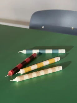 HAY Bougie Stripe, Rouge - Bordeaux -Ménagers Décoration Boutique Stripe Candle