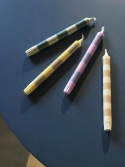 HAY Bougie Stripe, Jaune - Blanc -Ménagers Décoration Boutique Stripe Candle douce