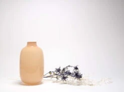 Katriina Nuutinen Vase Vieno, Abricot -Ménagers Décoration Boutique Vieno vase apricot KatriinaNuutinen