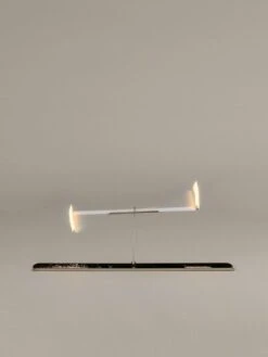 Santa & Cole Porte-bougie Vita Balanza Avec 5 bougies, Doré 11 Santa & Cole Porte-bougie Vita Balanza Avec 5 bougies, Doré -Ménagers Décoration Boutique Vita SantaCole Enric Badrinas 2022 05 x2400 1