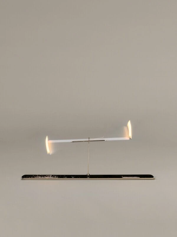 Santa & Cole Porte-bougie Vita Balanza Avec 5 bougies, Doré 6 Santa & Cole Porte-bougie Vita Balanza Avec 5 bougies, Doré – Image 6