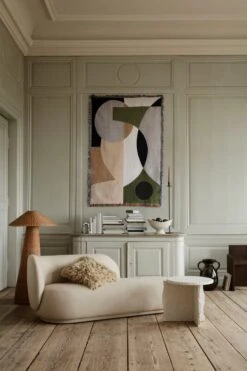 Ferm LIVING Centre De Table Fountain, Blanc Cassé 8 Ferm LIVING Centre De Table Fountain, Blanc Cassé -Ménagers Décoration Boutique fermLIVING AW21 MineralSculpturalTable EntireTapestryBlanket image 2