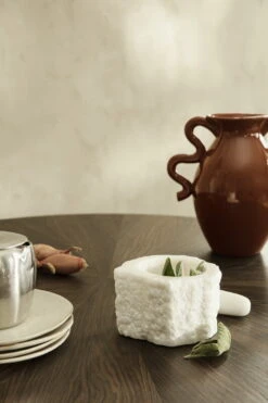 Ferm LIVING Vase De Table Verso, Terracotta -Ménagers Décoration Boutique fermLIVING AW21 PetraMortar VersoTableVaseTerracotta image