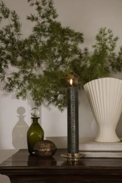Ferm LIVING Vase Fountain, Blanc Cassé -Ménagers Décoration Boutique fermLIVING XMAS22 PureAdventCandle BlockCandleHolder image 2