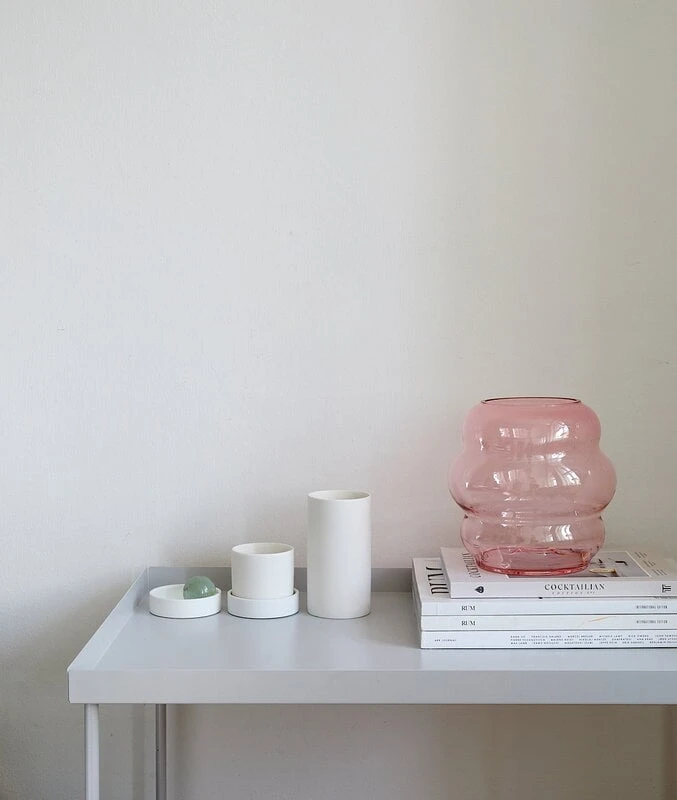 Fundamental Berlin Vase Moyen Muse, Rubine 3 Fundamental Berlin Vase Moyen Muse, Rubine – Image 3