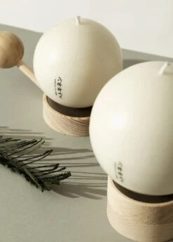 Hetkinen Bougie Moyenne Globe Happiness -Ménagers Décoration Boutique happiness globe candle mood 3 web 1